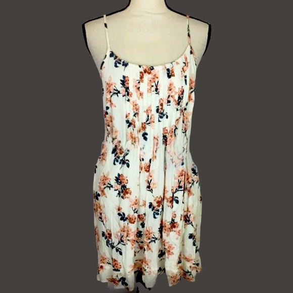 COPY - Beautiful Abercrombie & Fitch Mini Cami Dress Woman’s Petite White Floral - Picture 2 of 8